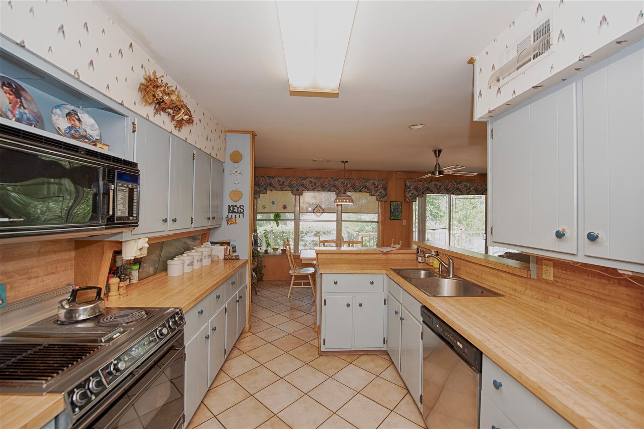 Taylor Lake Village, Texas, 77586, United States, 3 Bedrooms Bedrooms, ,3 BathroomsBathrooms,Residential,Active,1953995