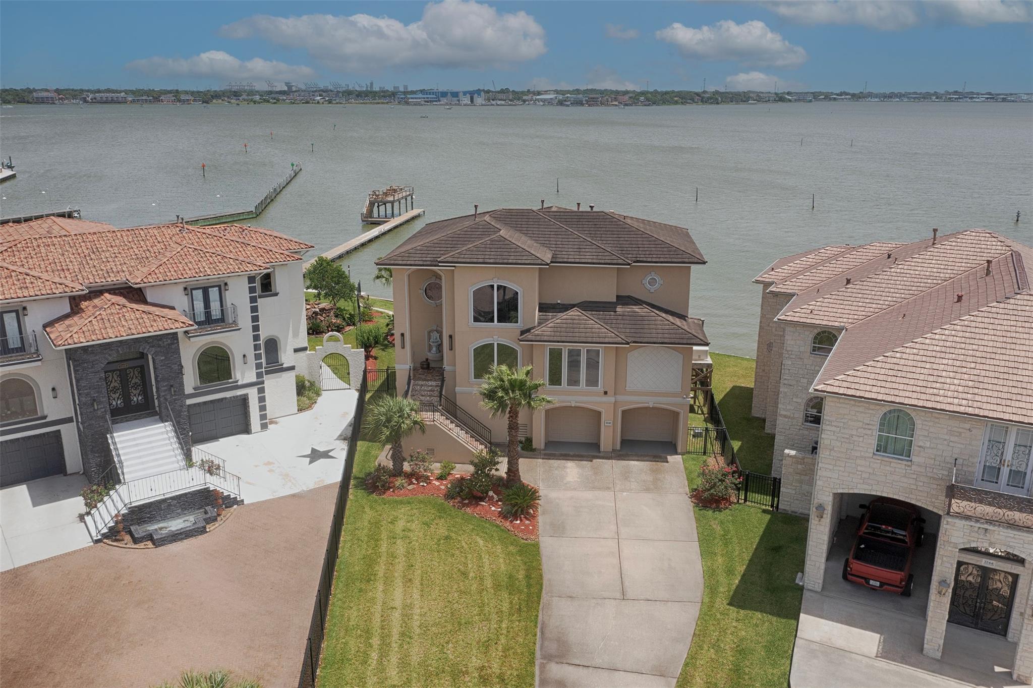 League City, Texas, 77565, United States, 3 Bedrooms Bedrooms, ,4 BathroomsBathrooms,Residential,Active,1843467