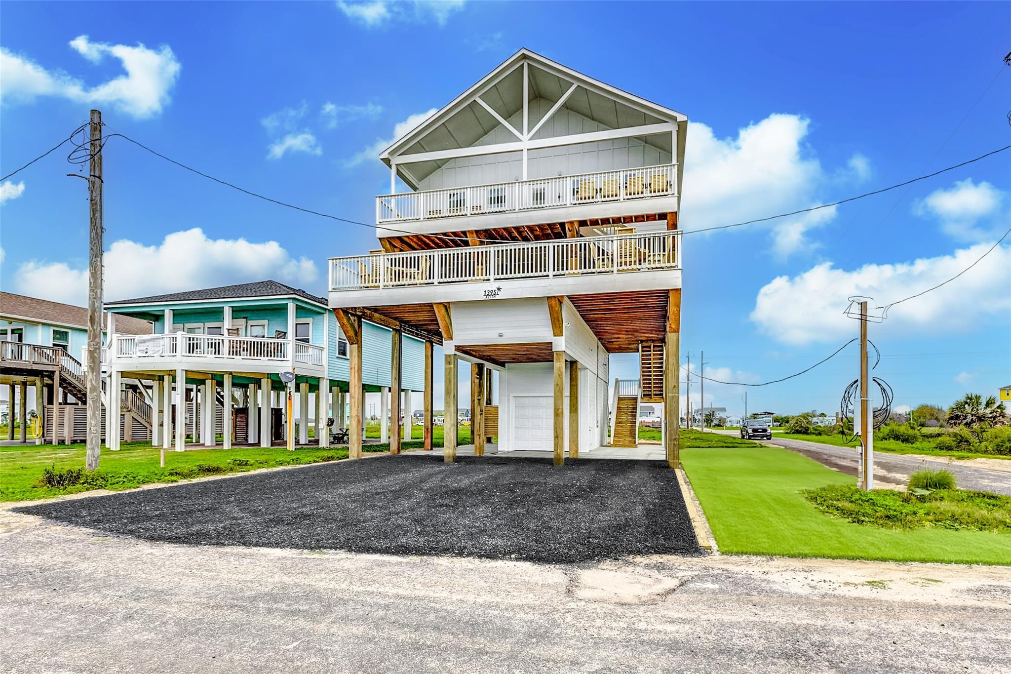 Gilchrist, Texas, 77617, United States, 3 Bedrooms Bedrooms, ,4 BathroomsBathrooms,Residential,Active,1761250