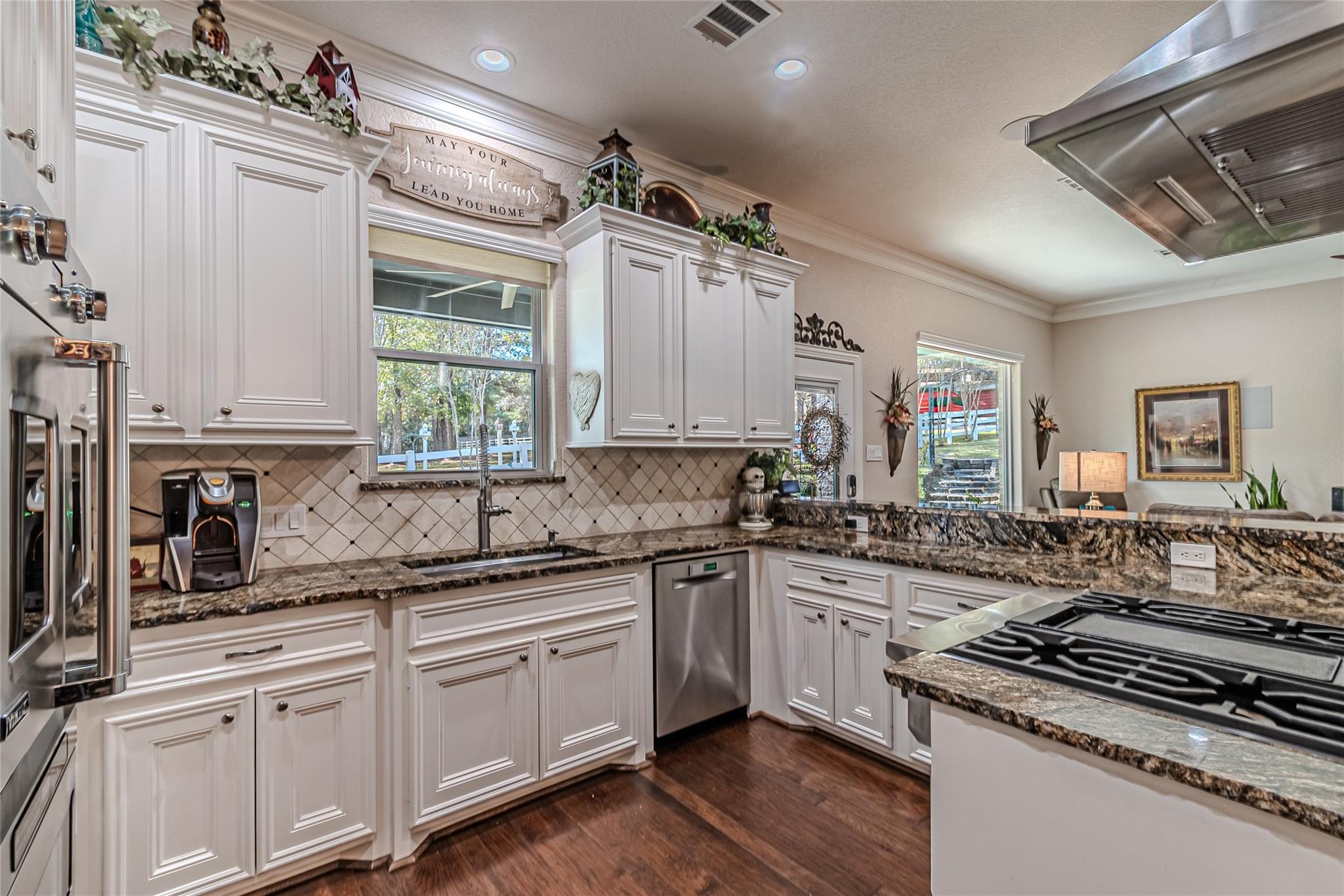 Montgomery, Texas, 77316, United States, 4 Bedrooms Bedrooms, ,7 BathroomsBathrooms,Residential,Active,1993945