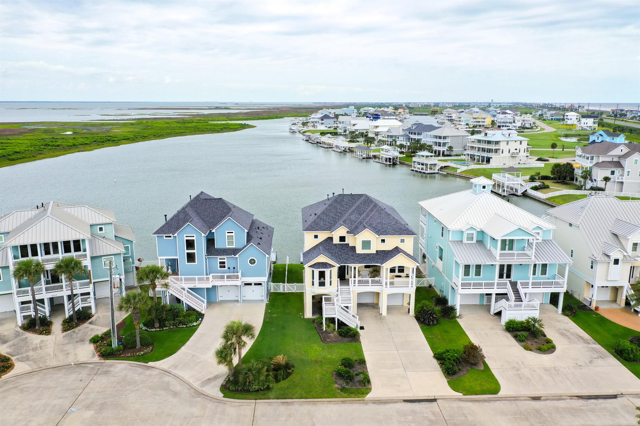 Galveston, Texas, 77554, United States, 4 Bedrooms Bedrooms, ,4 BathroomsBathrooms,Residential,Active,1943806