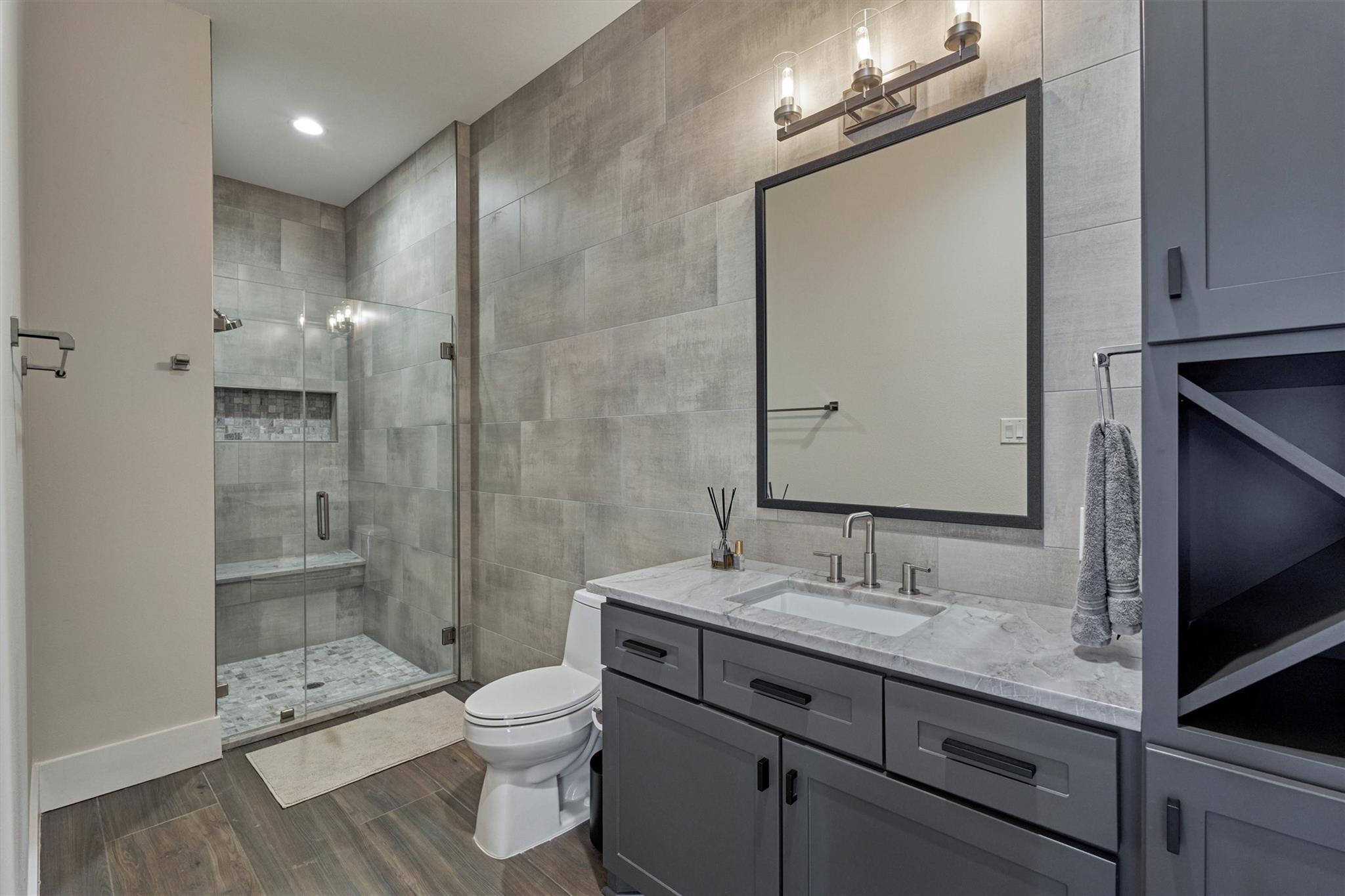 Montgomery, Texas, 77316, United States, 5 Bedrooms Bedrooms, ,8 BathroomsBathrooms,Residential,Active,1953008