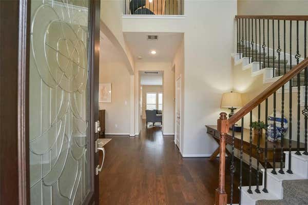 9211 MONARCH MIST LN, HOUSTON, TX 77070, photo 4 of 32