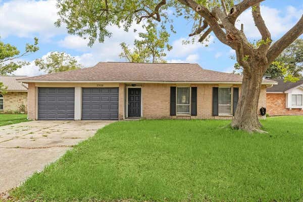 17618 POINT COMFORT LN, WEBSTER, TX 77598 - Image 1