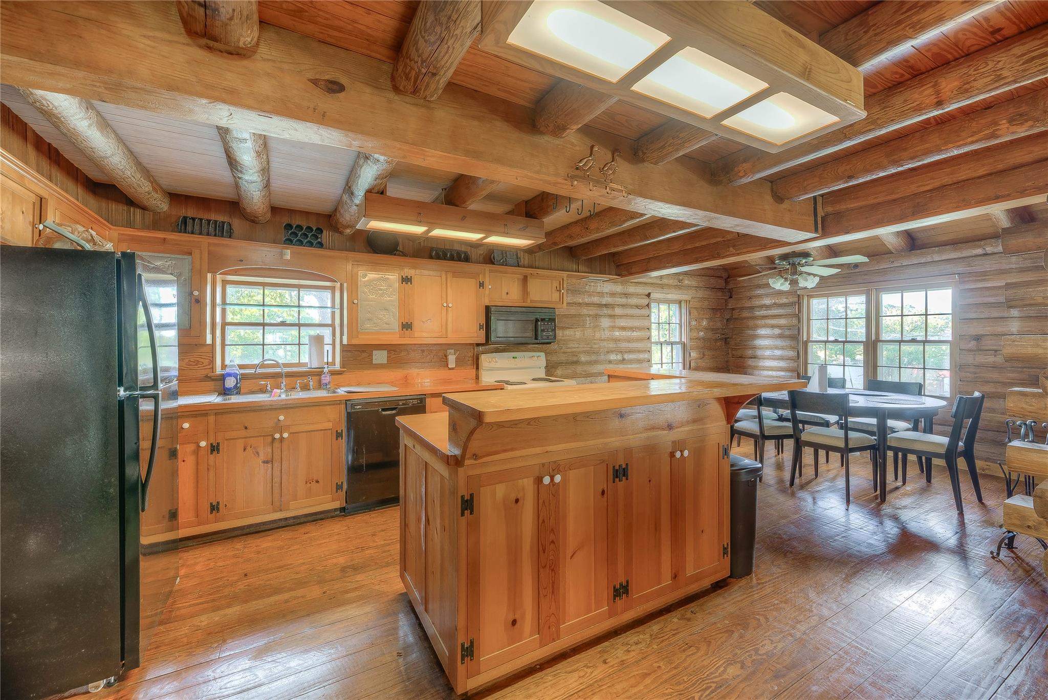 Livingston, Texas, 77351, United States, 3 Bedrooms Bedrooms, ,3 BathroomsBathrooms,Residential,Active,1961912