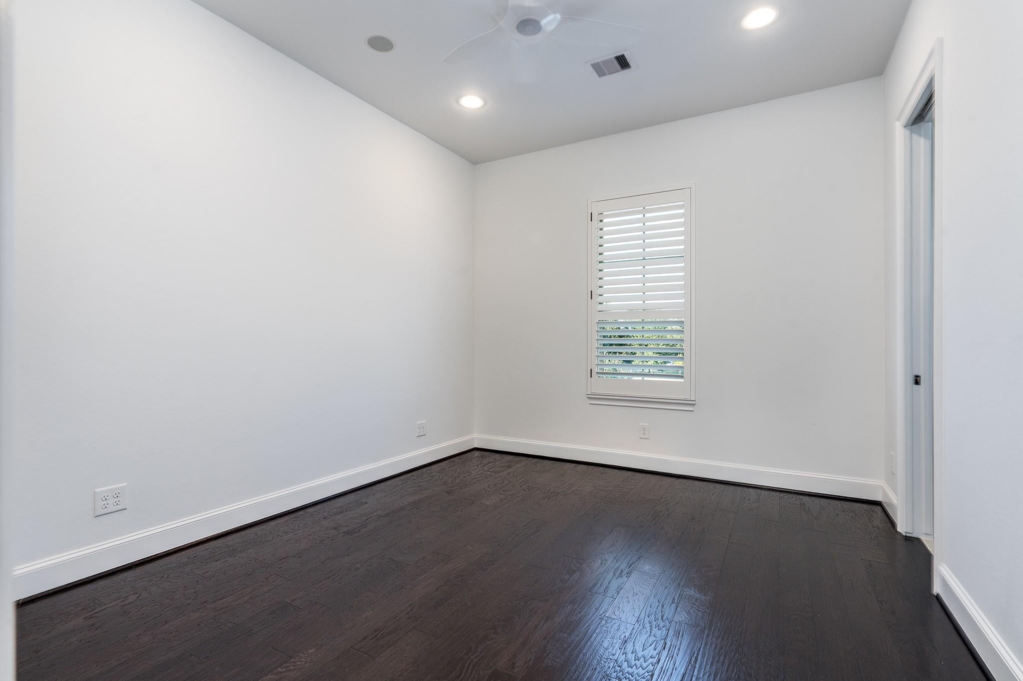 Montgomery, Texas, 77316, United States, 4 Bedrooms Bedrooms, ,7 BathroomsBathrooms,Residential,Active,1987262