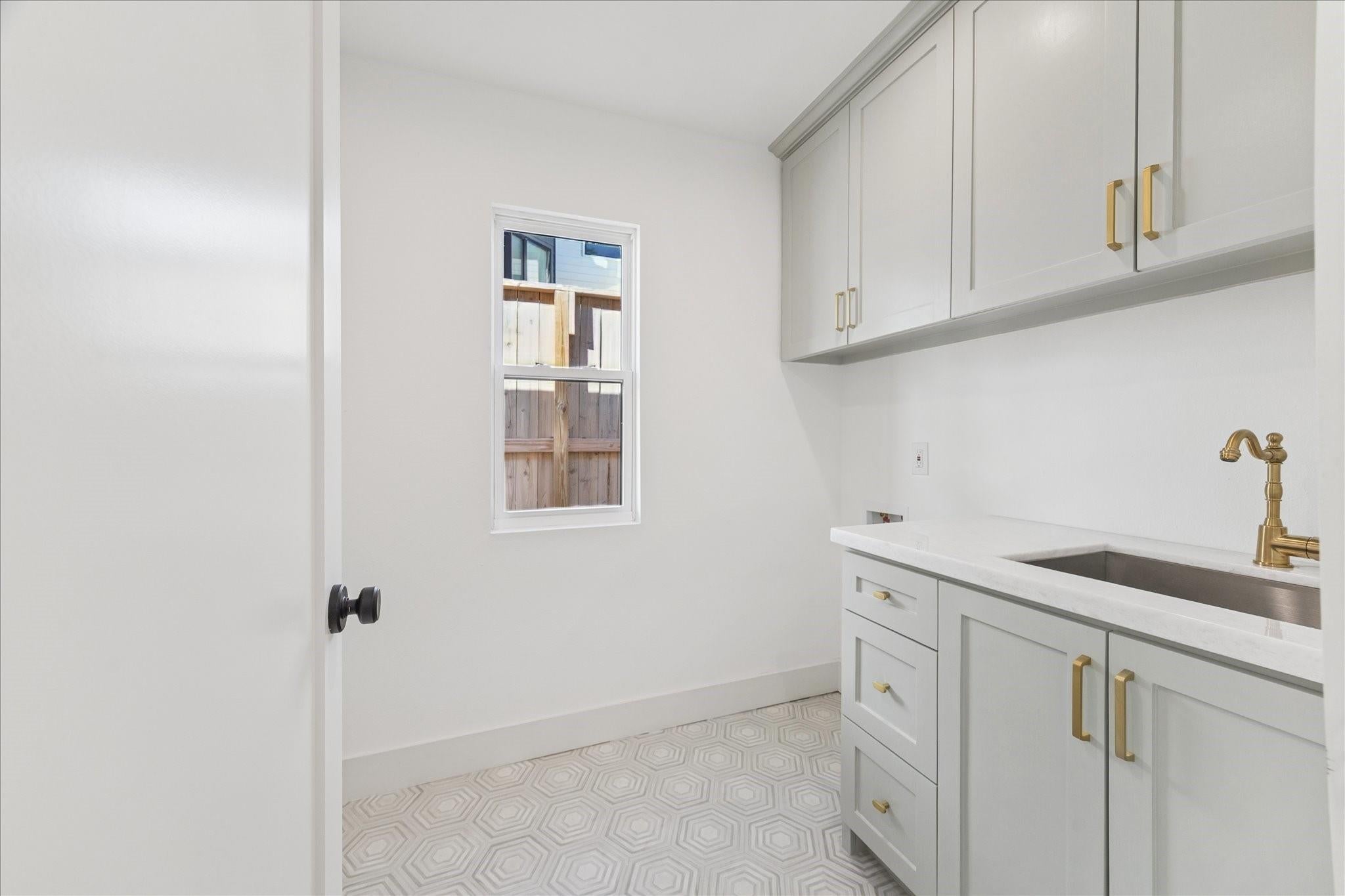 Houston, Texas, 77079, United States, 5 Bedrooms Bedrooms, ,4 BathroomsBathrooms,Residential,Active,1973310