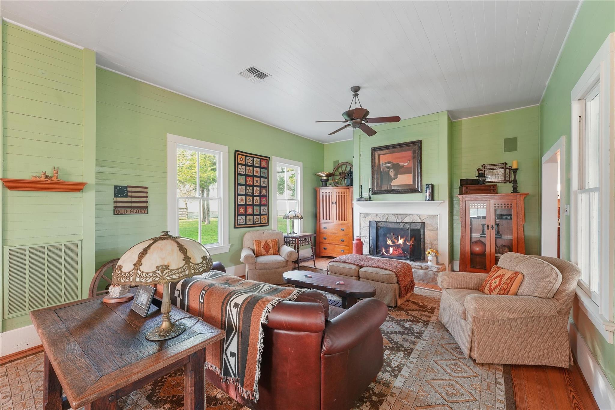 Brenham, Texas, 77833, United States, 3 Bedrooms Bedrooms, ,3 BathroomsBathrooms,Residential,Active,1920281