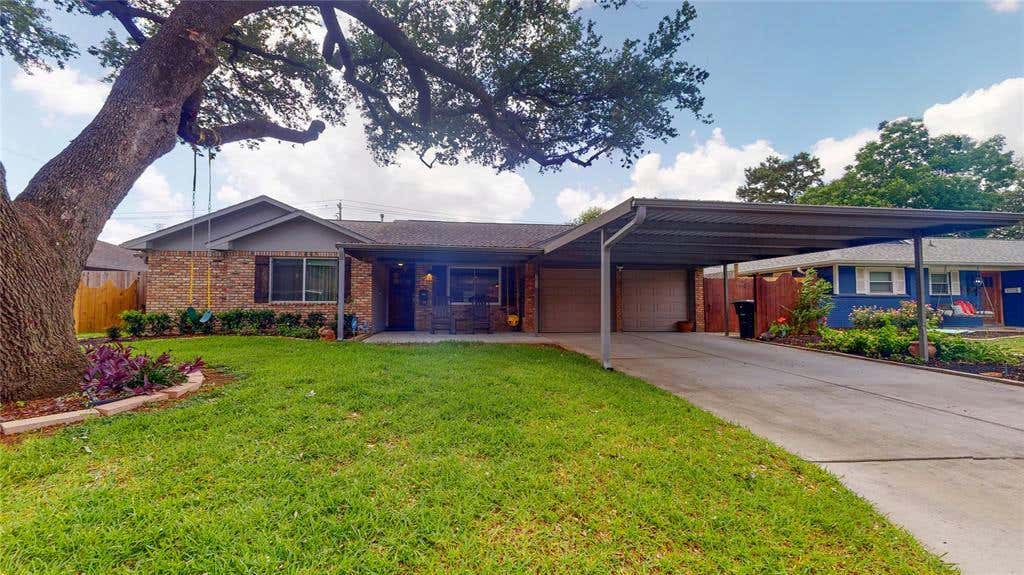 3011 LARKNOLLS LN, HOUSTON, TX 77092, photo 1 of 44