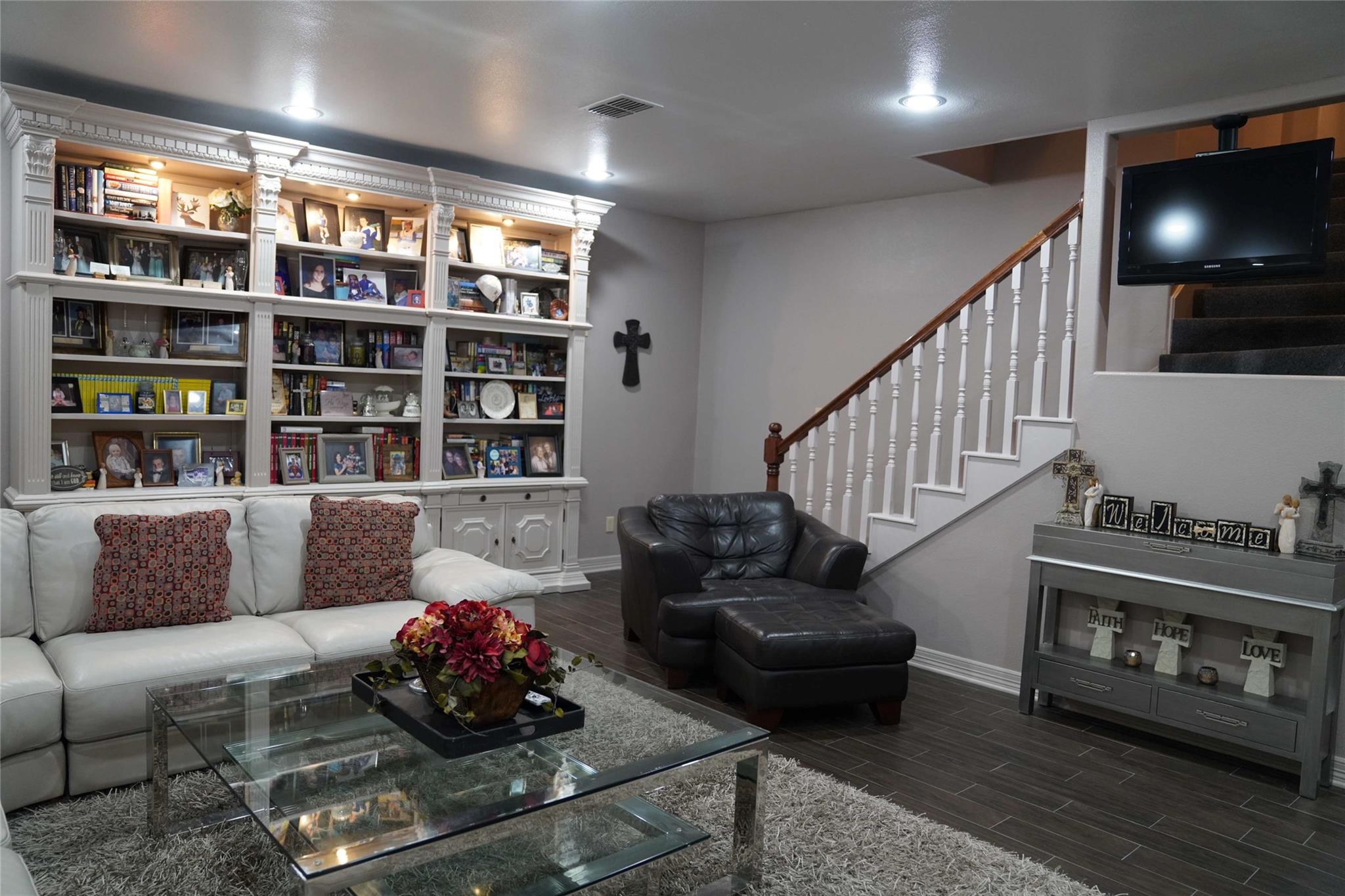 Sheridan, Texas, 77475, United States, 8 Bedrooms Bedrooms, ,5 BathroomsBathrooms,Residential,Active,1954329