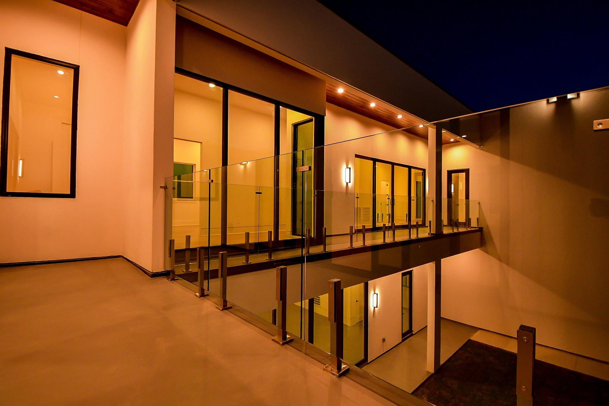 Houston, Texas, 77055, United States, 4 Bedrooms Bedrooms, ,5 BathroomsBathrooms,Residential,Active,1967102