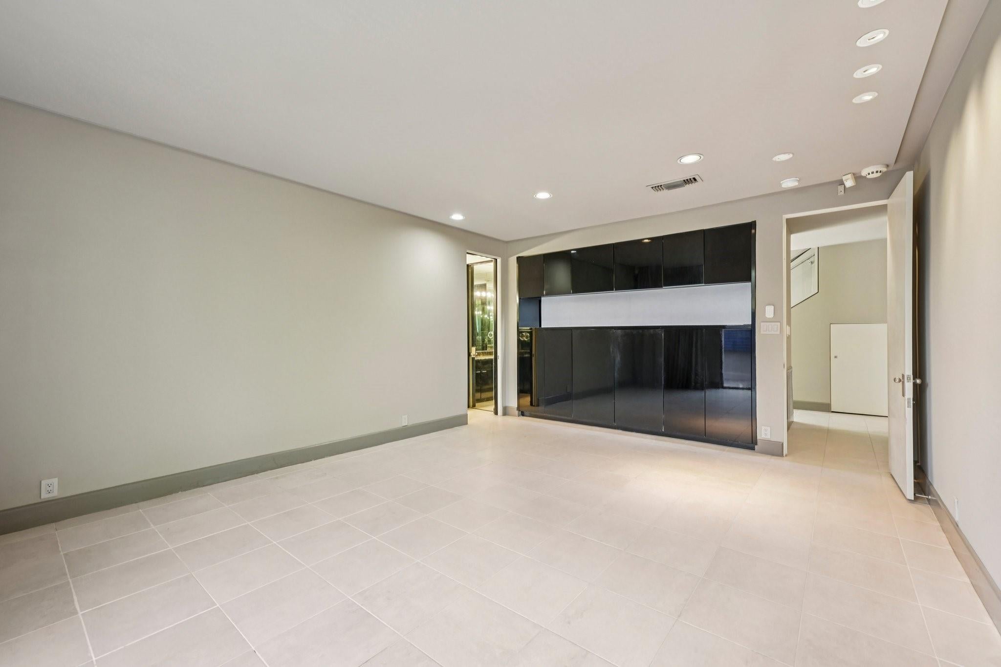 Houston, Texas, 77027, United States, 3 Bedrooms Bedrooms, ,4 BathroomsBathrooms,Residential,Active,1969670