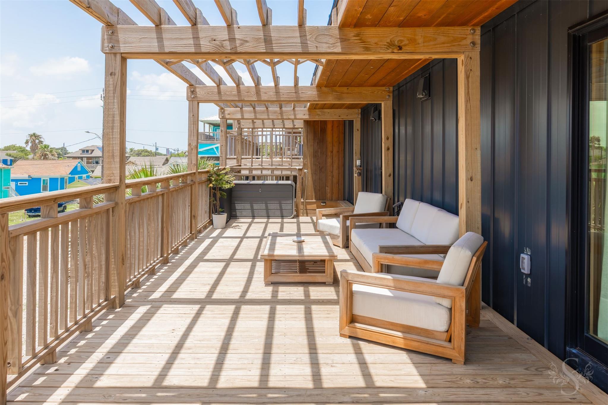 Galveston, Texas, 77550, United States, 4 Bedrooms Bedrooms, ,2 BathroomsBathrooms,Residential,Active,1885028