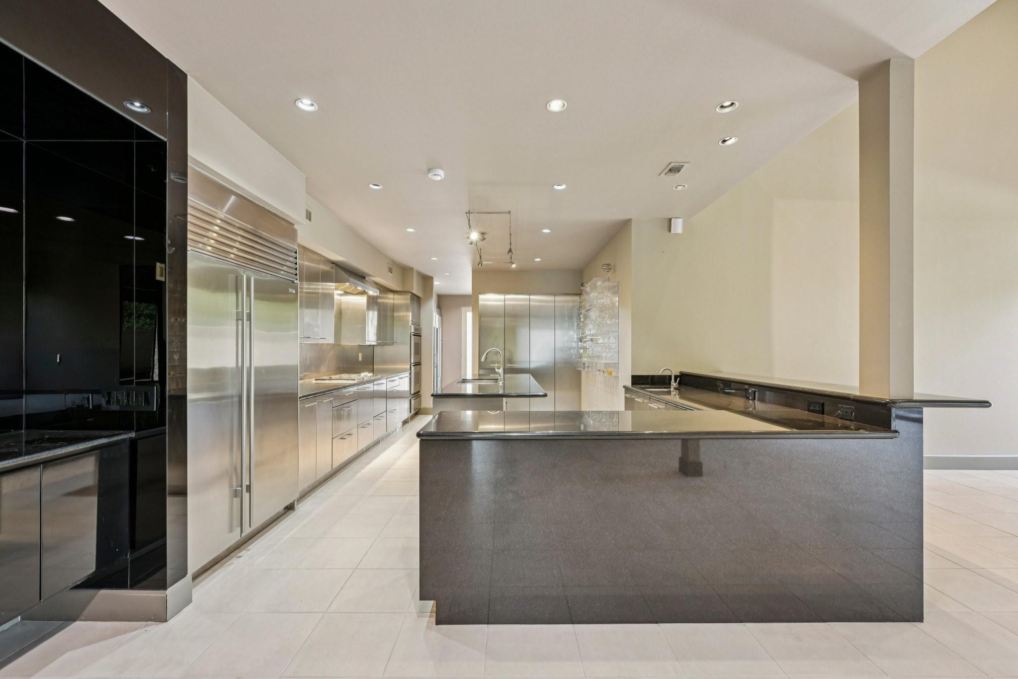 Houston, Texas, 77027, United States, 3 Bedrooms Bedrooms, ,4 BathroomsBathrooms,Residential,Active,1969670