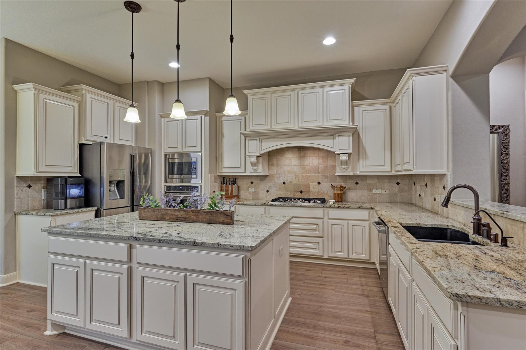 Montgomery, Texas, 77316, United States, 5 Bedrooms Bedrooms, ,4 BathroomsBathrooms,Residential,Active,1927663
