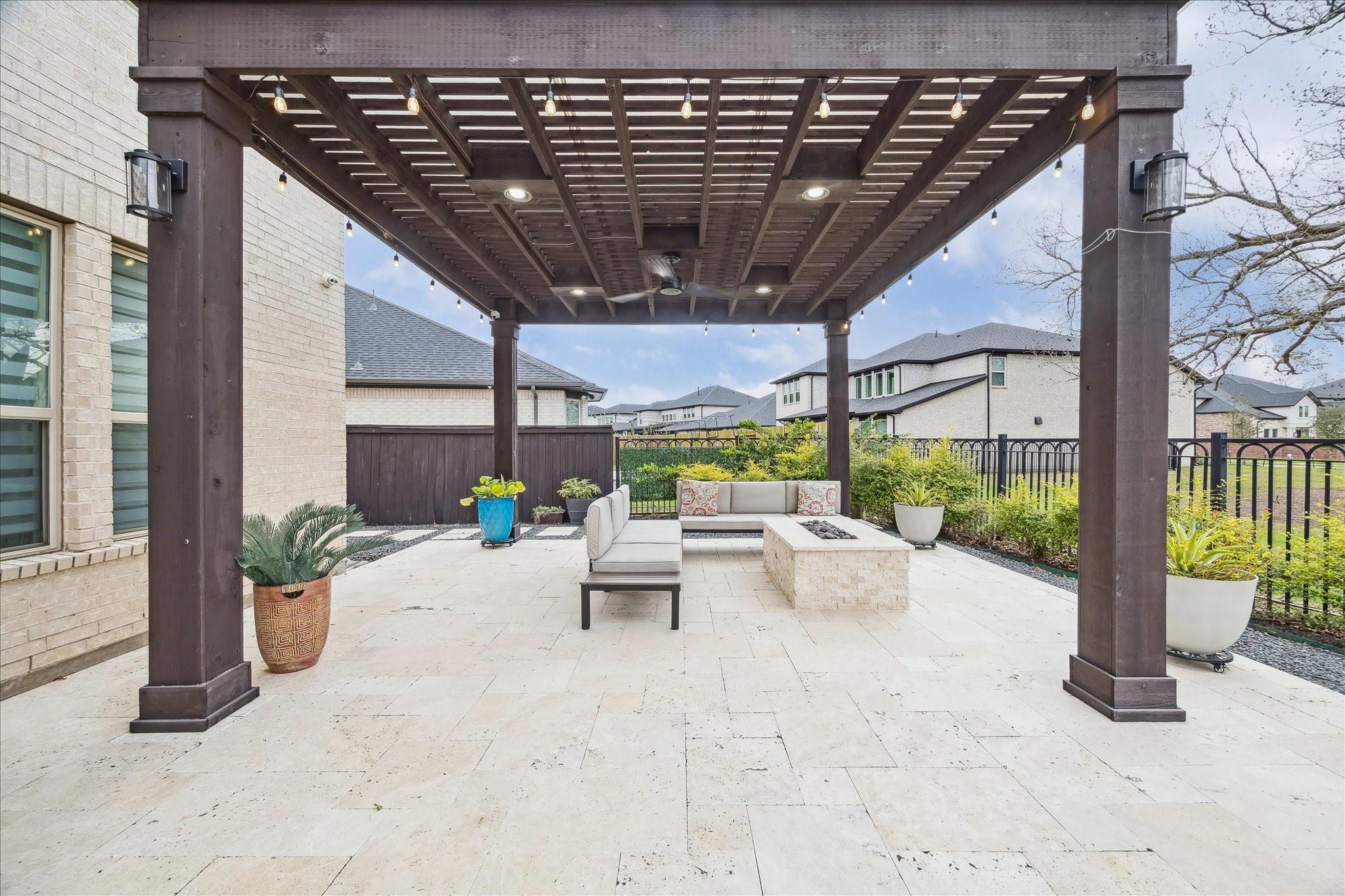 Sugar Land, Texas, 77479, United States, 4 Bedrooms Bedrooms, ,5 BathroomsBathrooms,Residential,Active,2006987