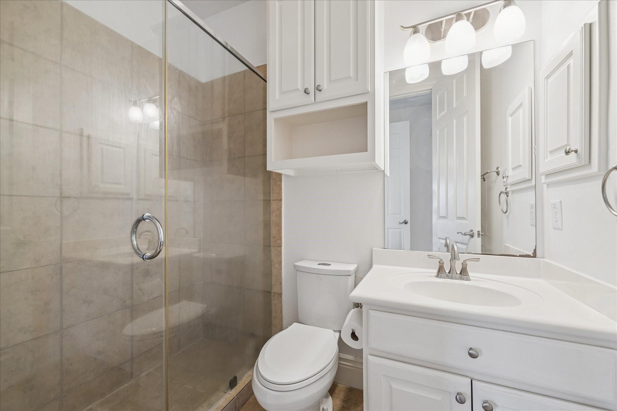 Sugar Land, Texas, 77479, United States, 5 Bedrooms Bedrooms, ,5 BathroomsBathrooms,Residential,Active,2007093