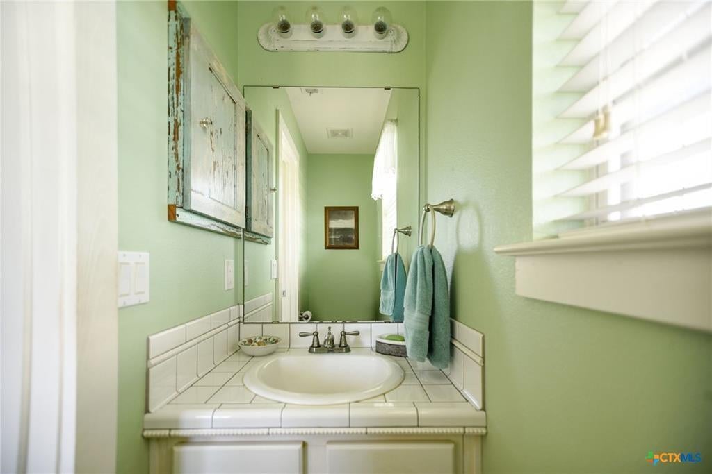 Port Lavaca, Texas, 77979, United States, 3 Bedrooms Bedrooms, ,3 BathroomsBathrooms,Residential,Active,1871222