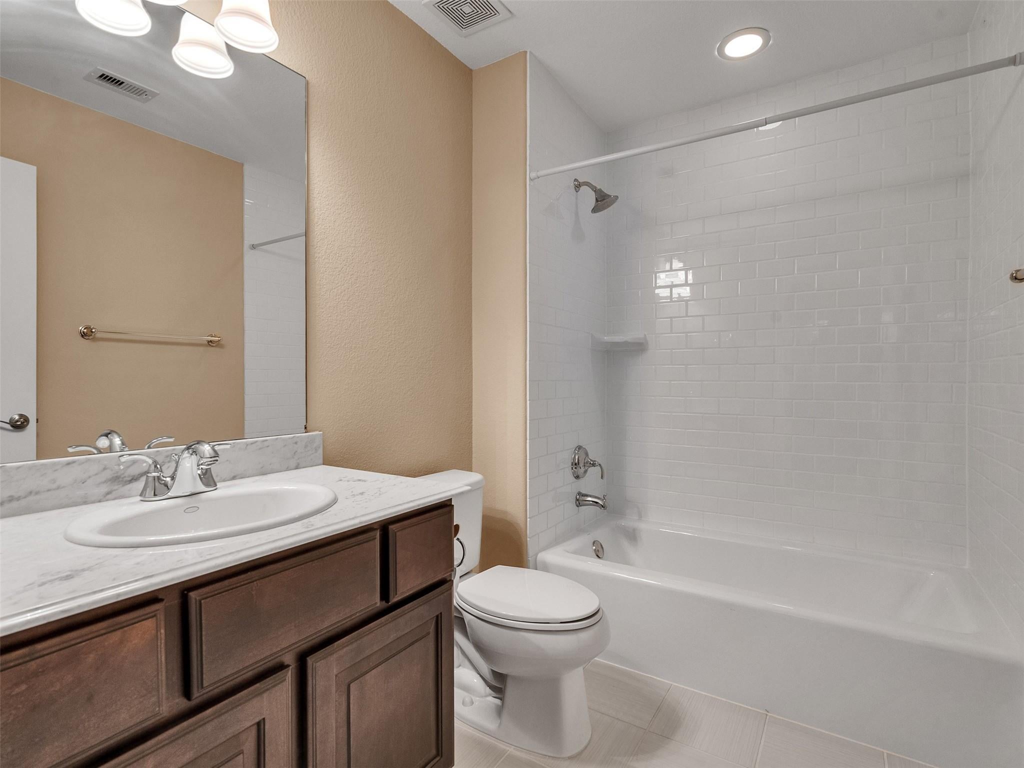 Friendswood, Texas, 77546, United States, 5 Bedrooms Bedrooms, ,5 BathroomsBathrooms,Residential,Active,1971772