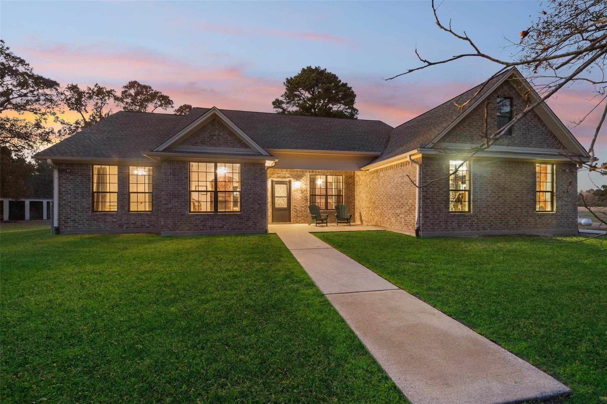 Trinity, Texas, 75862, United States, 3 Bedrooms Bedrooms, ,3 BathroomsBathrooms,Residential,Active,1998594