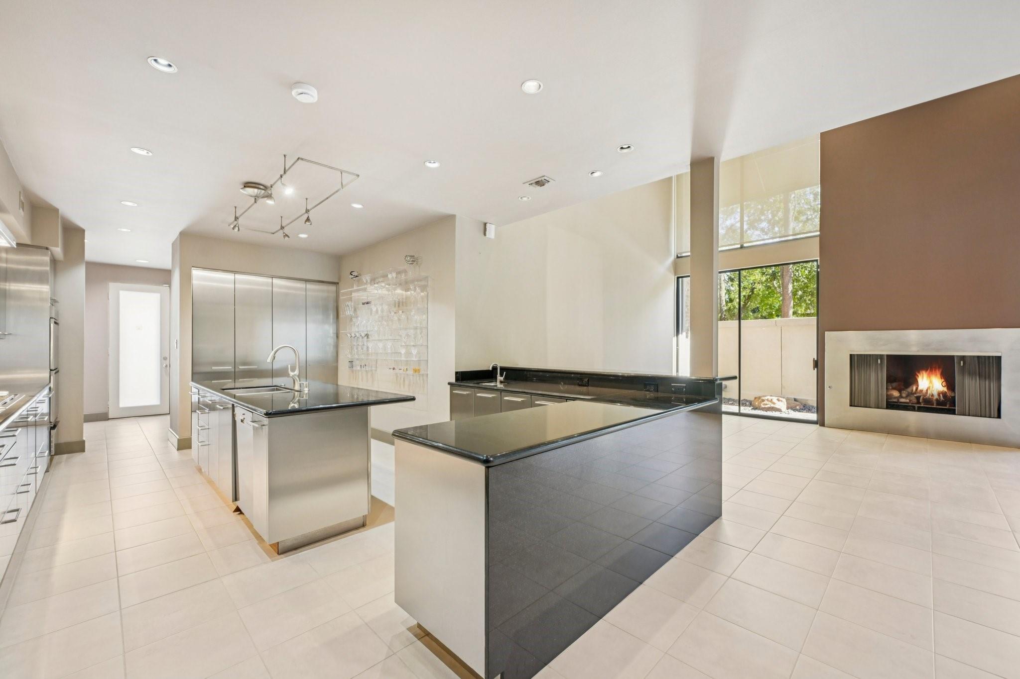 Houston, Texas, 77027, United States, 3 Bedrooms Bedrooms, ,4 BathroomsBathrooms,Residential,Active,1969670