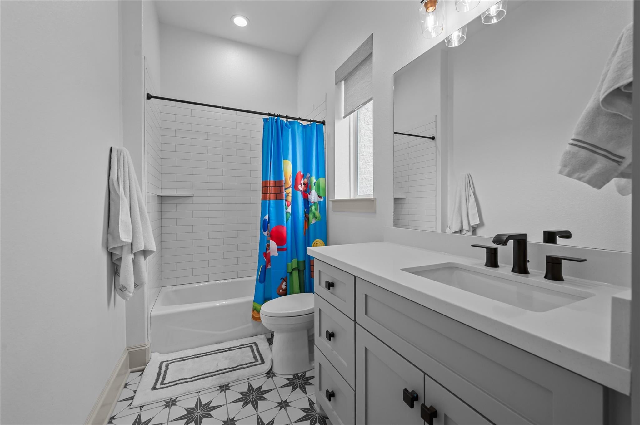 Baytown, Texas, 77523, United States, 4 Bedrooms Bedrooms, ,6 BathroomsBathrooms,Residential,Active,1886832