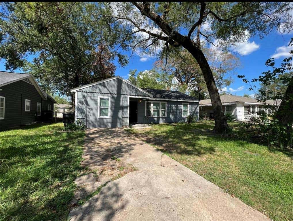 8921 OAK KNOLL LN, HOUSTON, TX 77078, photo 1 of 25