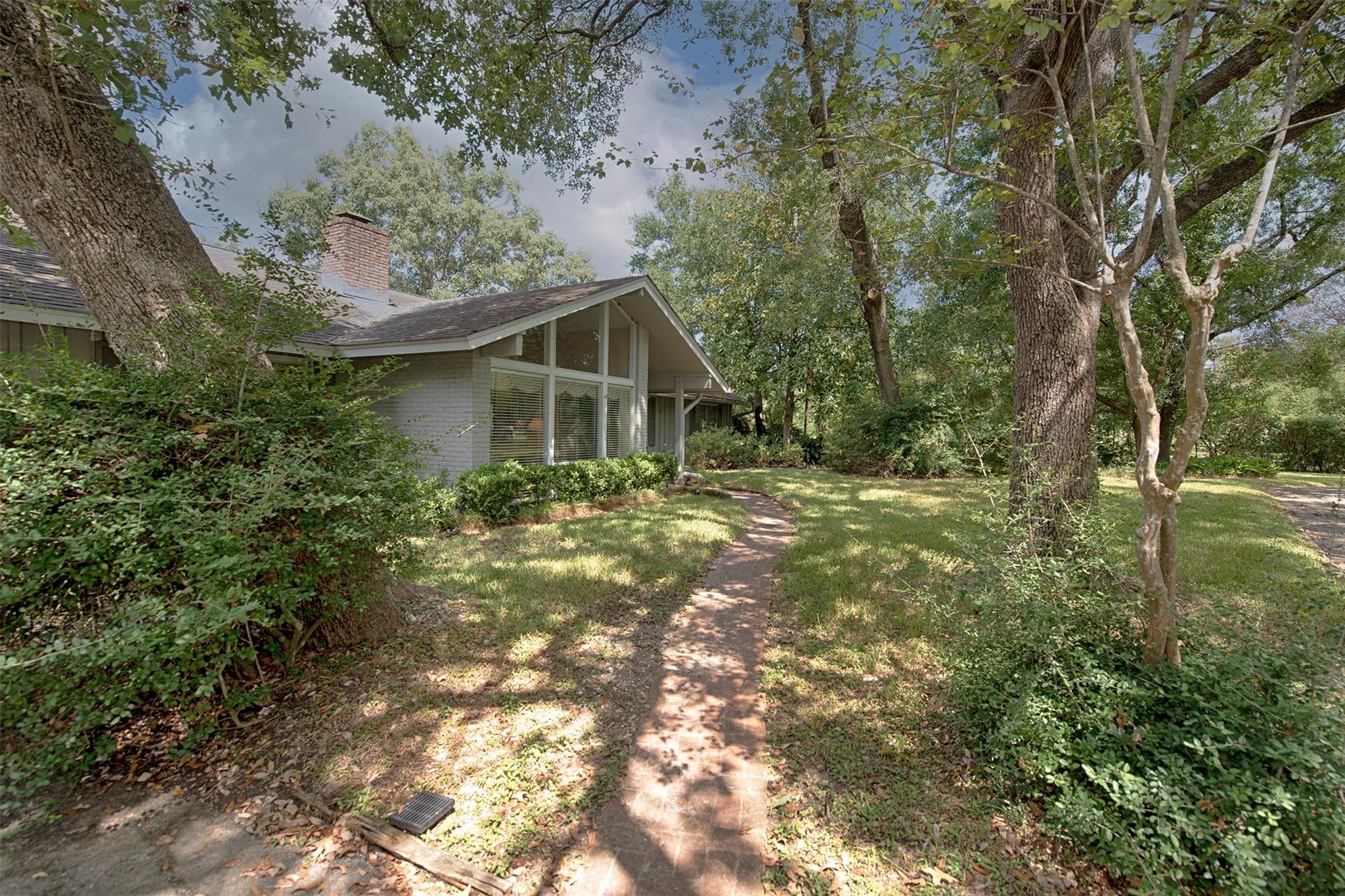 Taylor Lake Village, Texas, 77586, United States, 3 Bedrooms Bedrooms, ,3 BathroomsBathrooms,Residential,Active,1953995