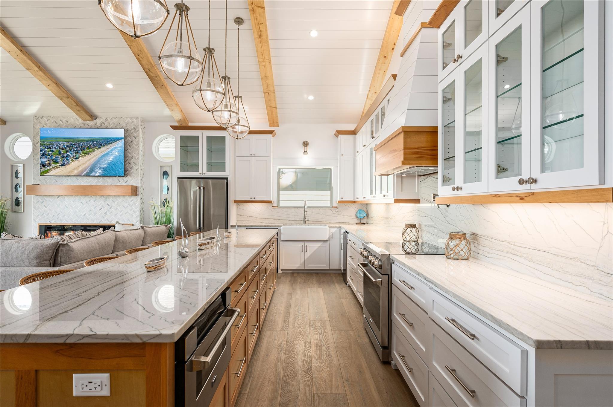 Crystal Beach, Texas, 77650, United States, 4 Bedrooms Bedrooms, ,3 BathroomsBathrooms,Residential,Active,1944100