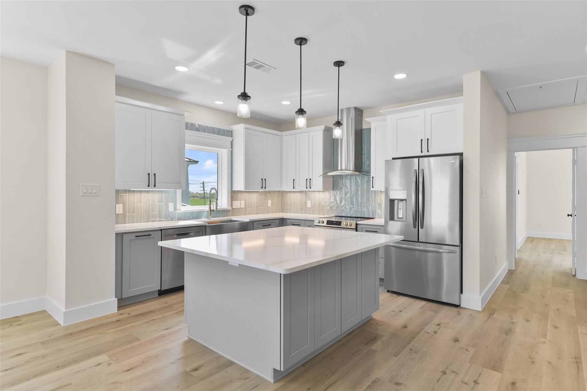 Jamaica Beach, Texas, 77554, United States, 5 Bedrooms Bedrooms, ,5 BathroomsBathrooms,Residential,Active,1884876