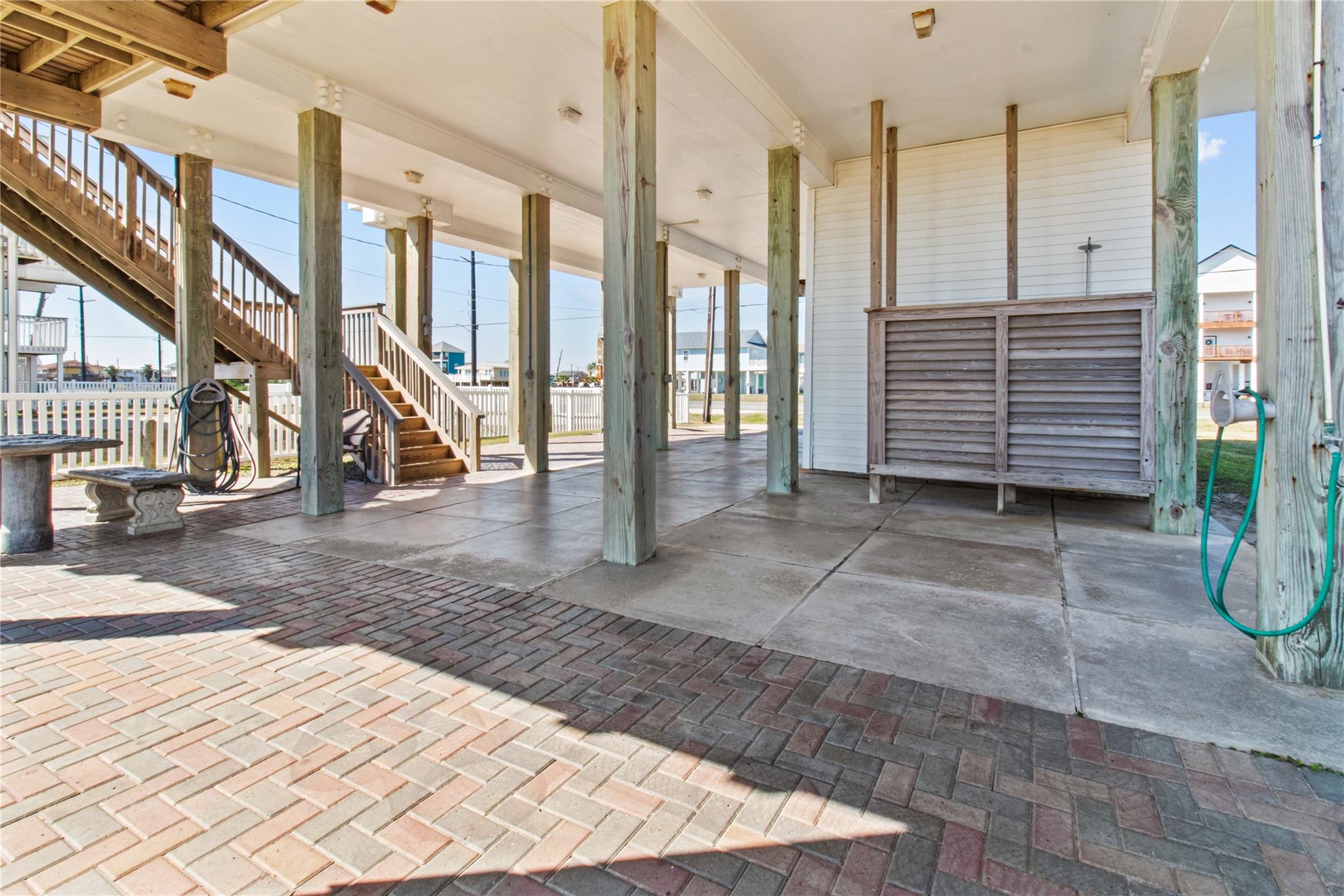 Galveston, Texas, 77554, United States, 4 Bedrooms Bedrooms, ,5 BathroomsBathrooms,Residential,Active,2007197