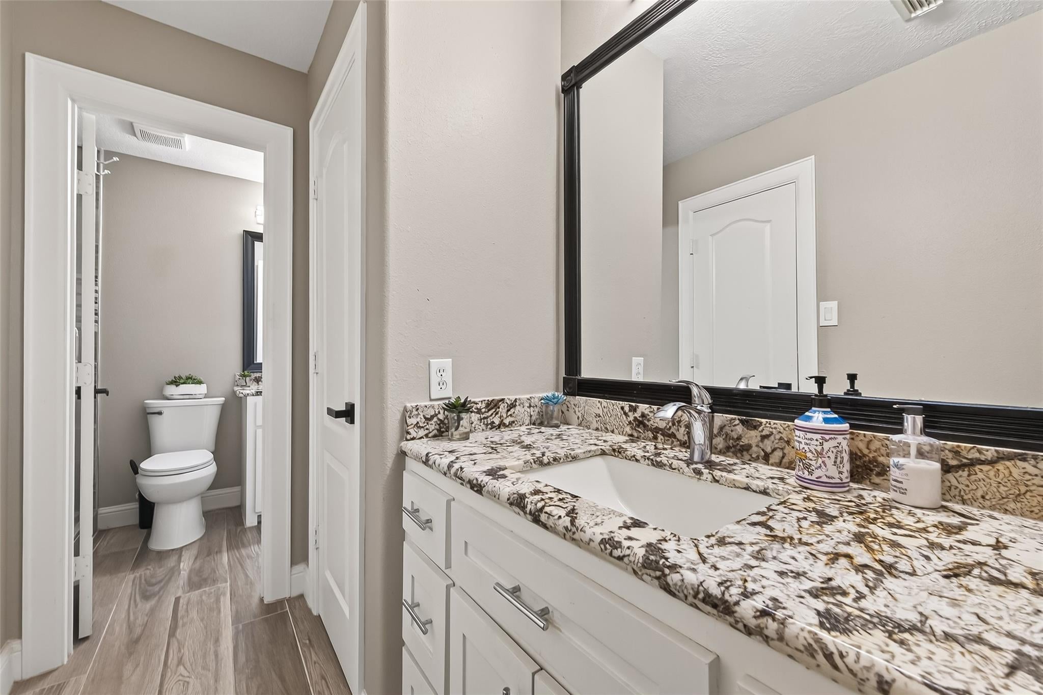 Cypress, Texas, 77433, United States, 5 Bedrooms Bedrooms, ,5 BathroomsBathrooms,Residential,Active,1998597