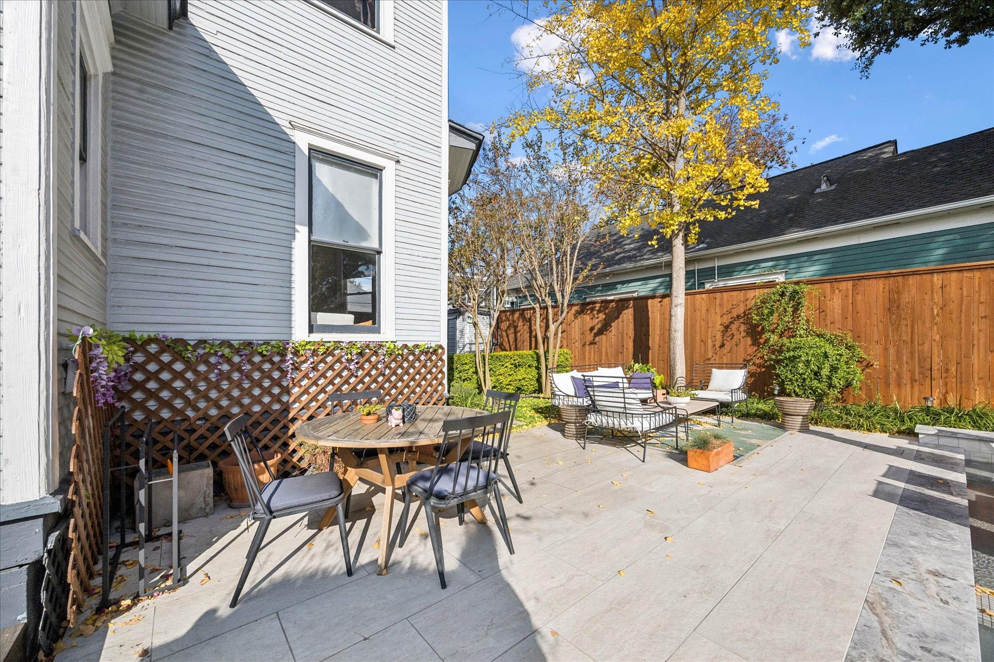 Houston, Texas, 77009, United States, 4 Bedrooms Bedrooms, ,2 BathroomsBathrooms,Residential,Active,2006963