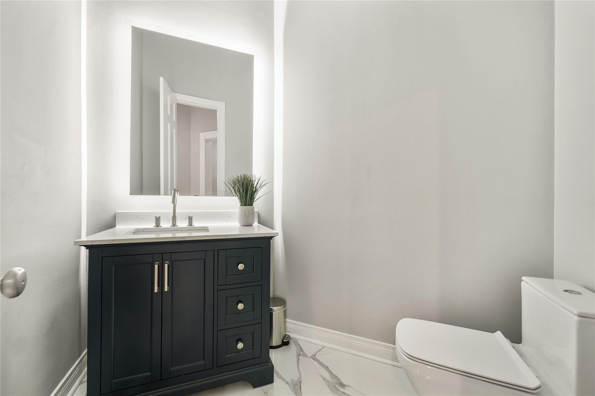 Sugar Land, Texas, 77479, United States, 6 Bedrooms Bedrooms, ,8 BathroomsBathrooms,Residential,Active,1973640