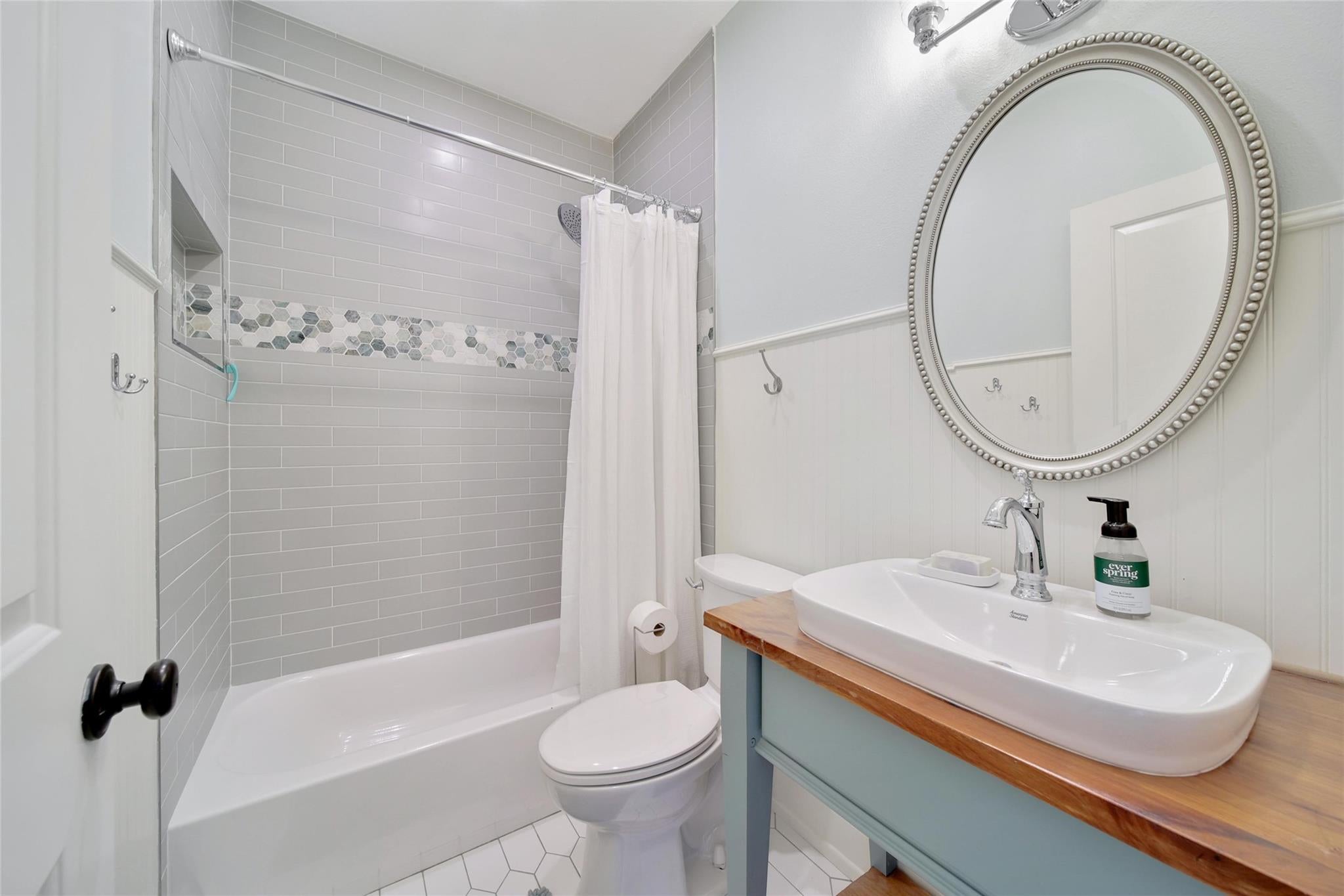 Montgomery, Texas, 77316, United States, 6 Bedrooms Bedrooms, ,8 BathroomsBathrooms,Residential,Active,1970955