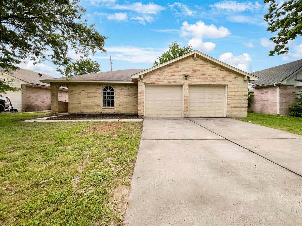 16207 CAMINO DEL SOL DR, HOUSTON, TX 77083, photo 1 of 15