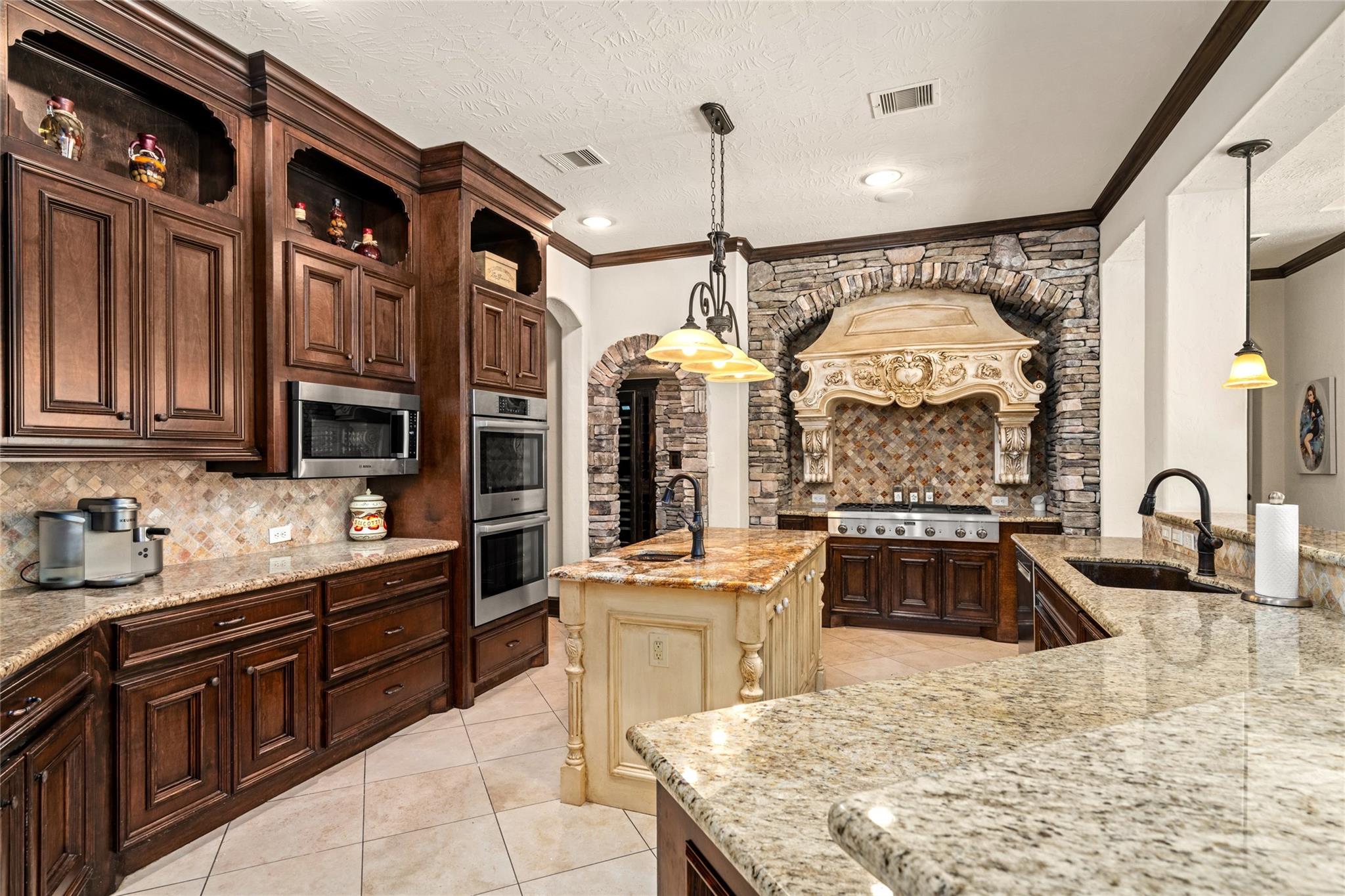 Humble, Texas, 77346, United States, 5 Bedrooms Bedrooms, ,8 BathroomsBathrooms,Residential,Active,2010145