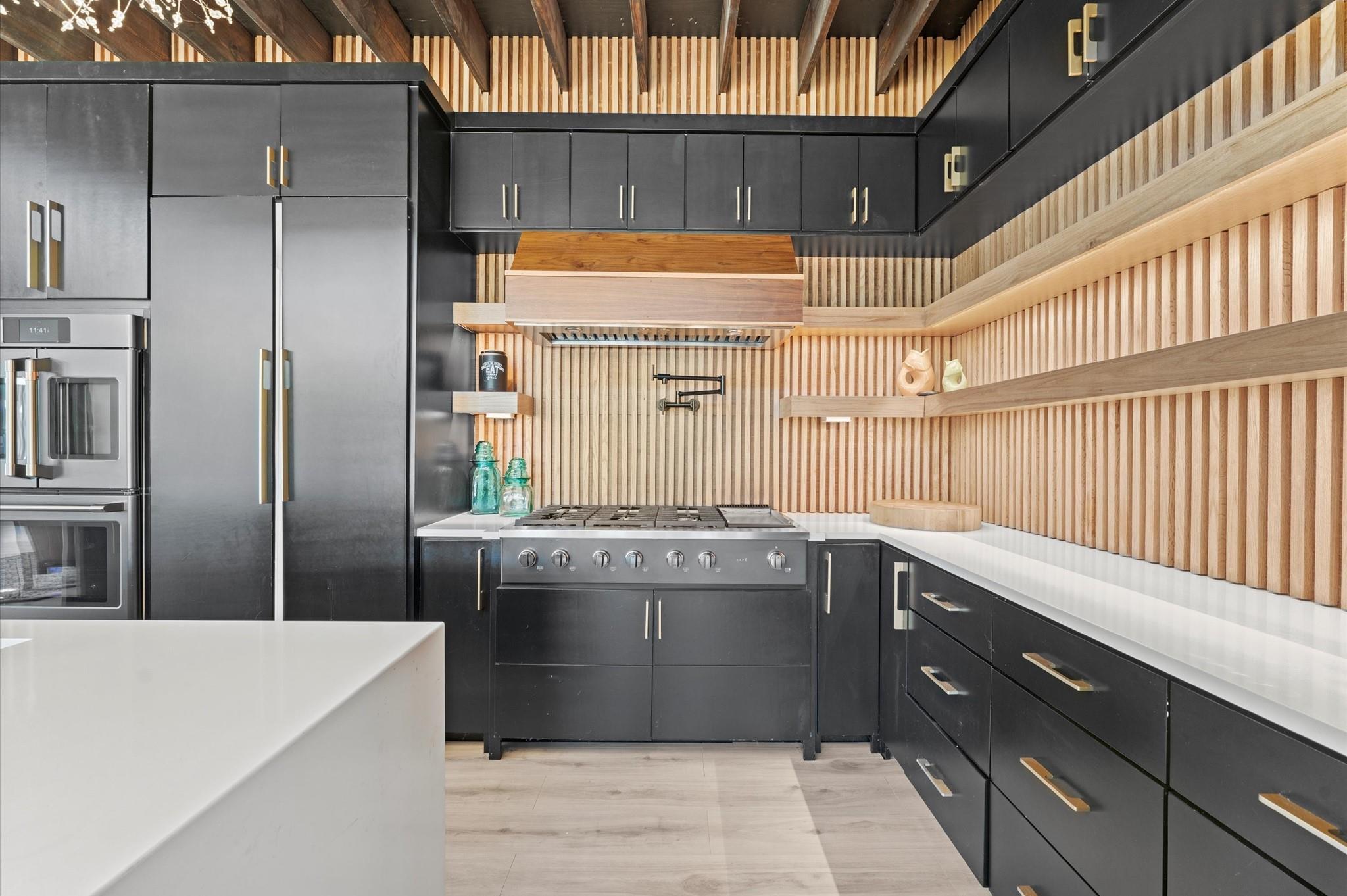 Montgomery, Texas, 77316, United States, 5 Bedrooms Bedrooms, ,7 BathroomsBathrooms,Residential,Active,1963409