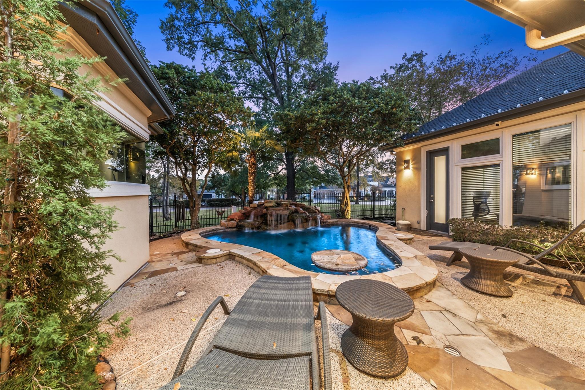 Montgomery, Texas, 77356, United States, 3 Bedrooms Bedrooms, ,4 BathroomsBathrooms,Residential,Active,1992537