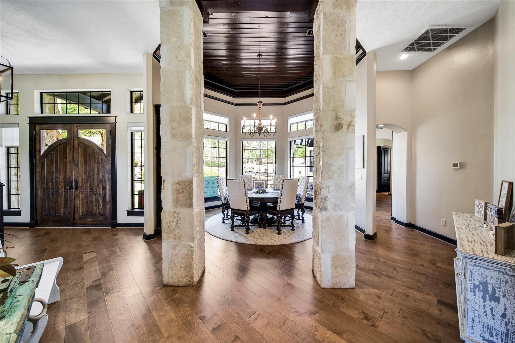 Montgomery, Texas, 77316, United States, 6 Bedrooms Bedrooms, ,6 BathroomsBathrooms,Residential,Active,2008918