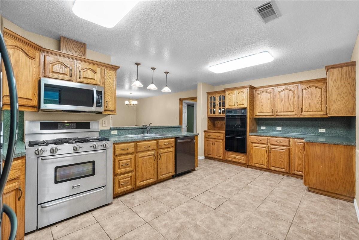 Santa Fe, Texas, 77510, United States, 3 Bedrooms Bedrooms, ,2 BathroomsBathrooms,Residential,Pending,1909101
