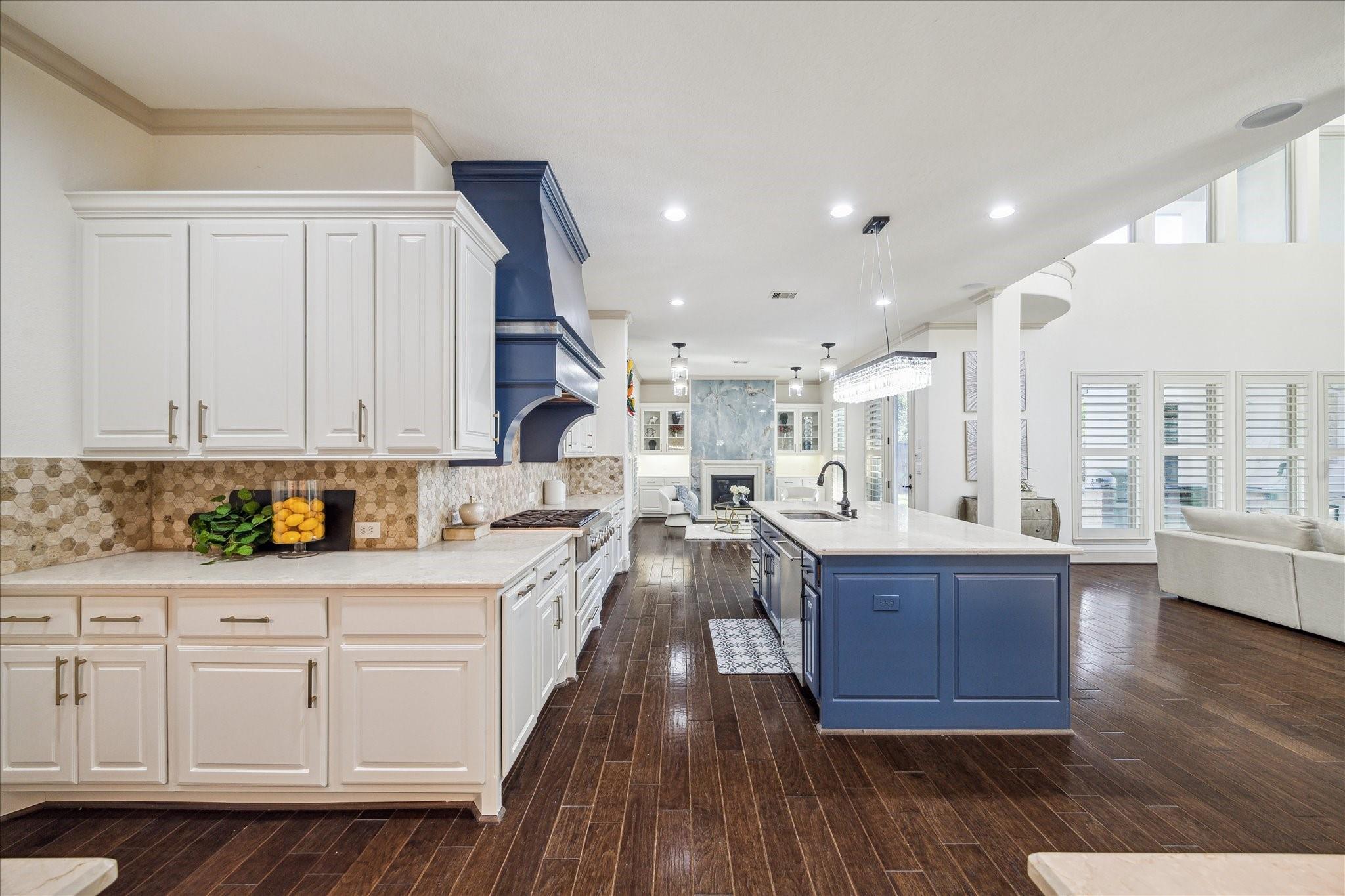 Sugar Land, Texas, 77479, United States, 5 Bedrooms Bedrooms, ,7 BathroomsBathrooms,Residential,Active,1971786