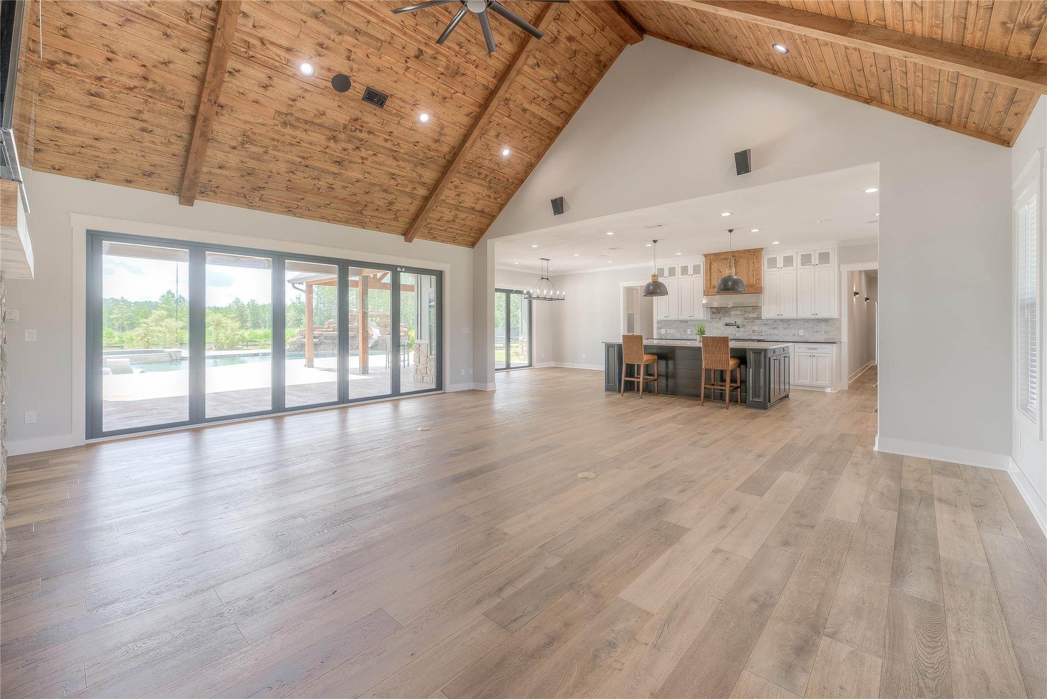 Livingston, Texas, 77351, United States, 5 Bedrooms Bedrooms, ,6 BathroomsBathrooms,Residential,Active,1905360