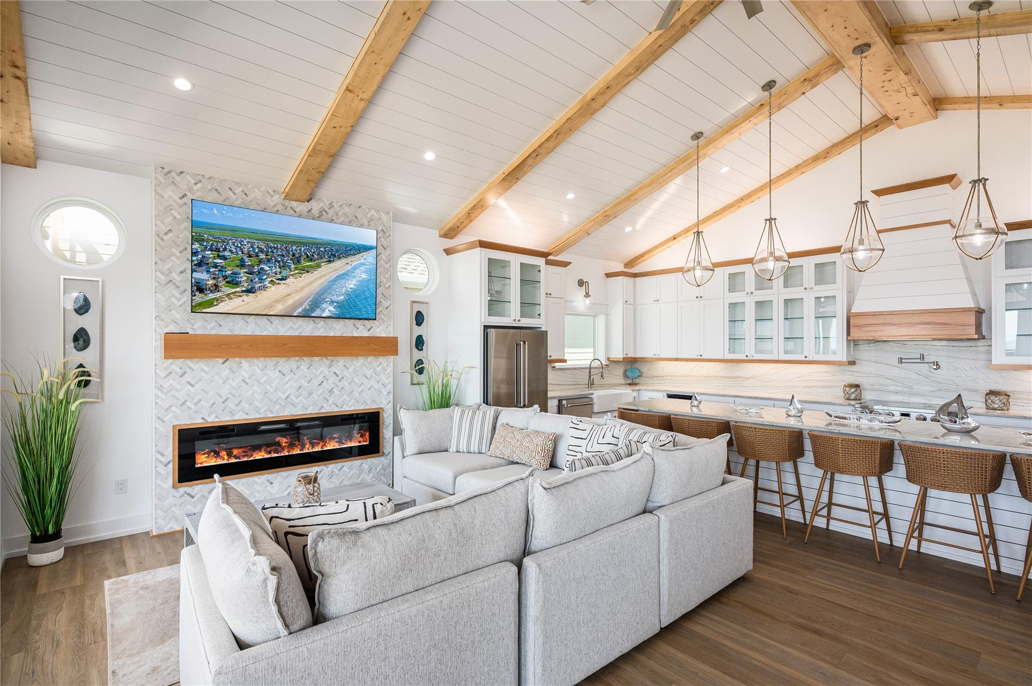 Crystal Beach, Texas, 77650, United States, 4 Bedrooms Bedrooms, ,3 BathroomsBathrooms,Residential,Active,1944100