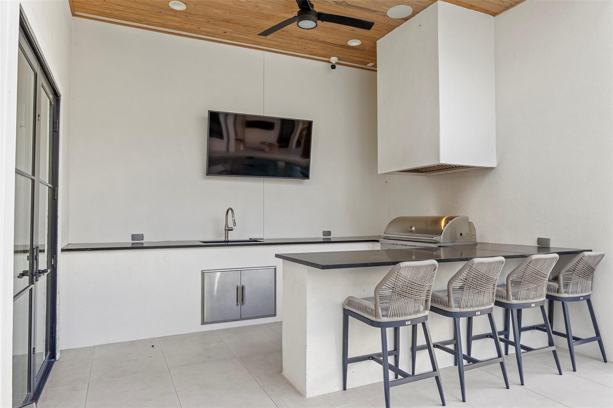 Montgomery, Texas, 77316, United States, 6 Bedrooms Bedrooms, ,7 BathroomsBathrooms,Residential,Active,2012208