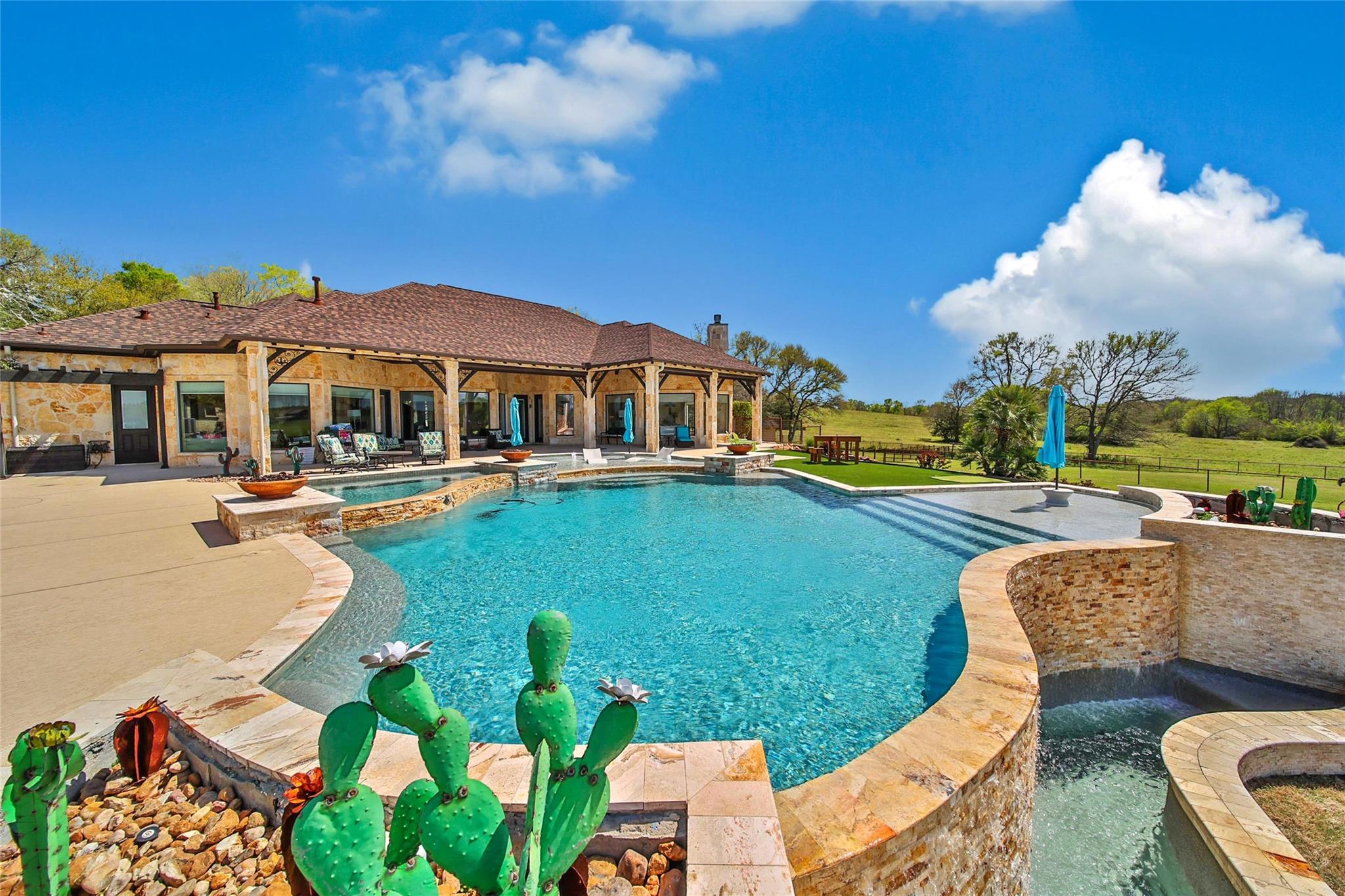 Montgomery, Texas, 77316, United States, 6 Bedrooms Bedrooms, ,6 BathroomsBathrooms,Residential,Active,1907981