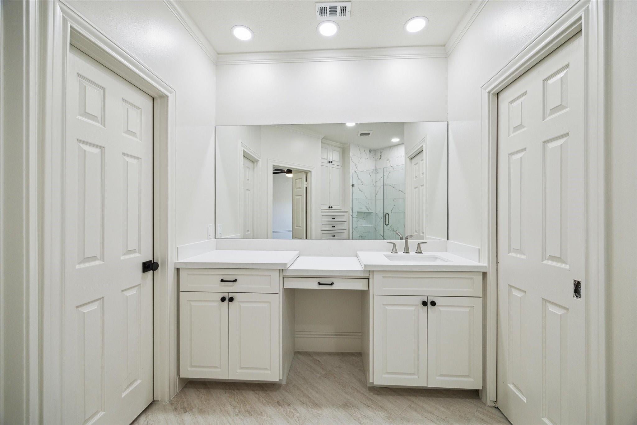 Sugar Land, Texas, 77479, United States, 6 Bedrooms Bedrooms, ,9 BathroomsBathrooms,Residential,Active,1970925