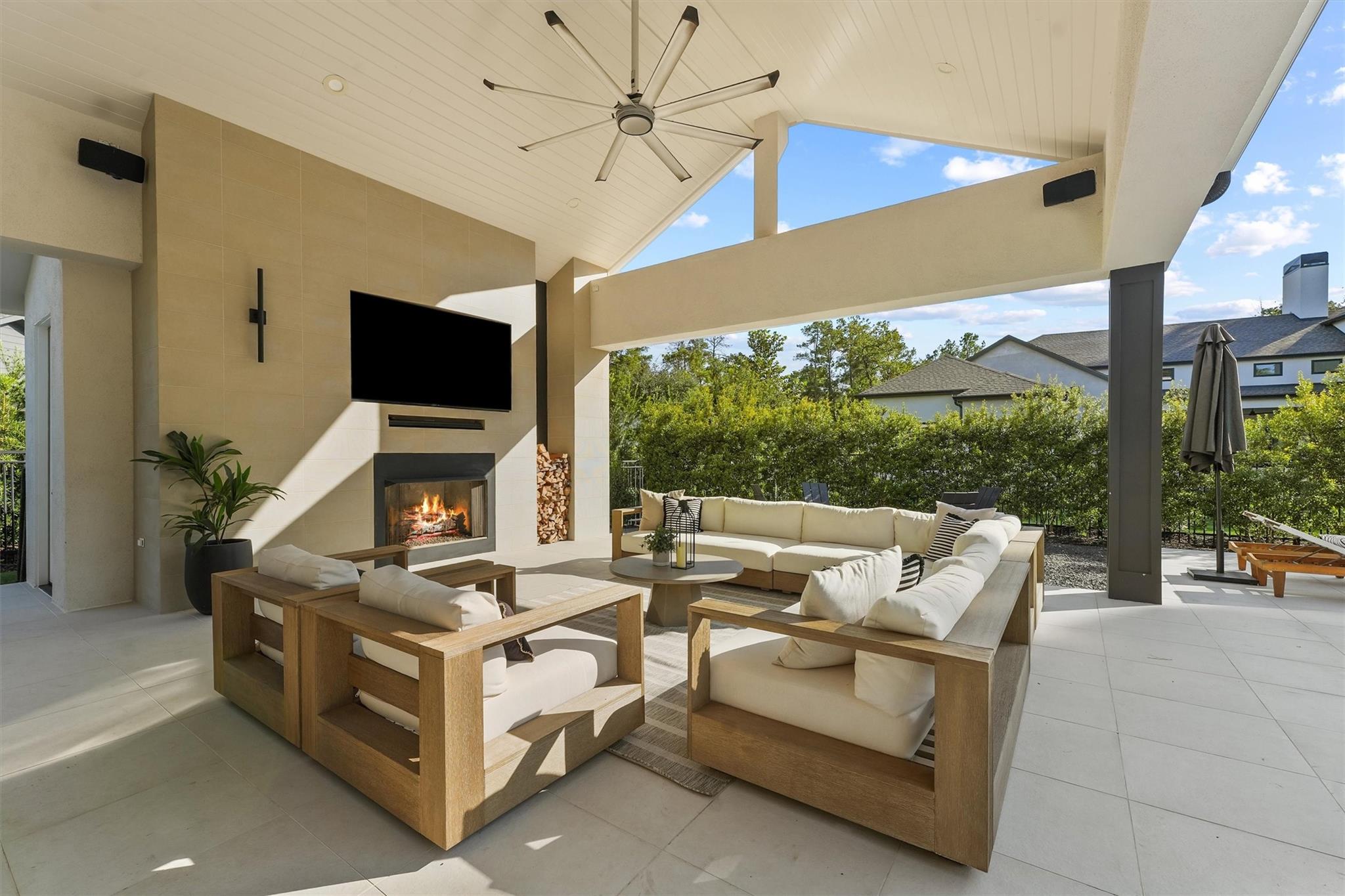 Montgomery, Texas, 77316, United States, 4 Bedrooms Bedrooms, ,6 BathroomsBathrooms,Residential,Active,1972157