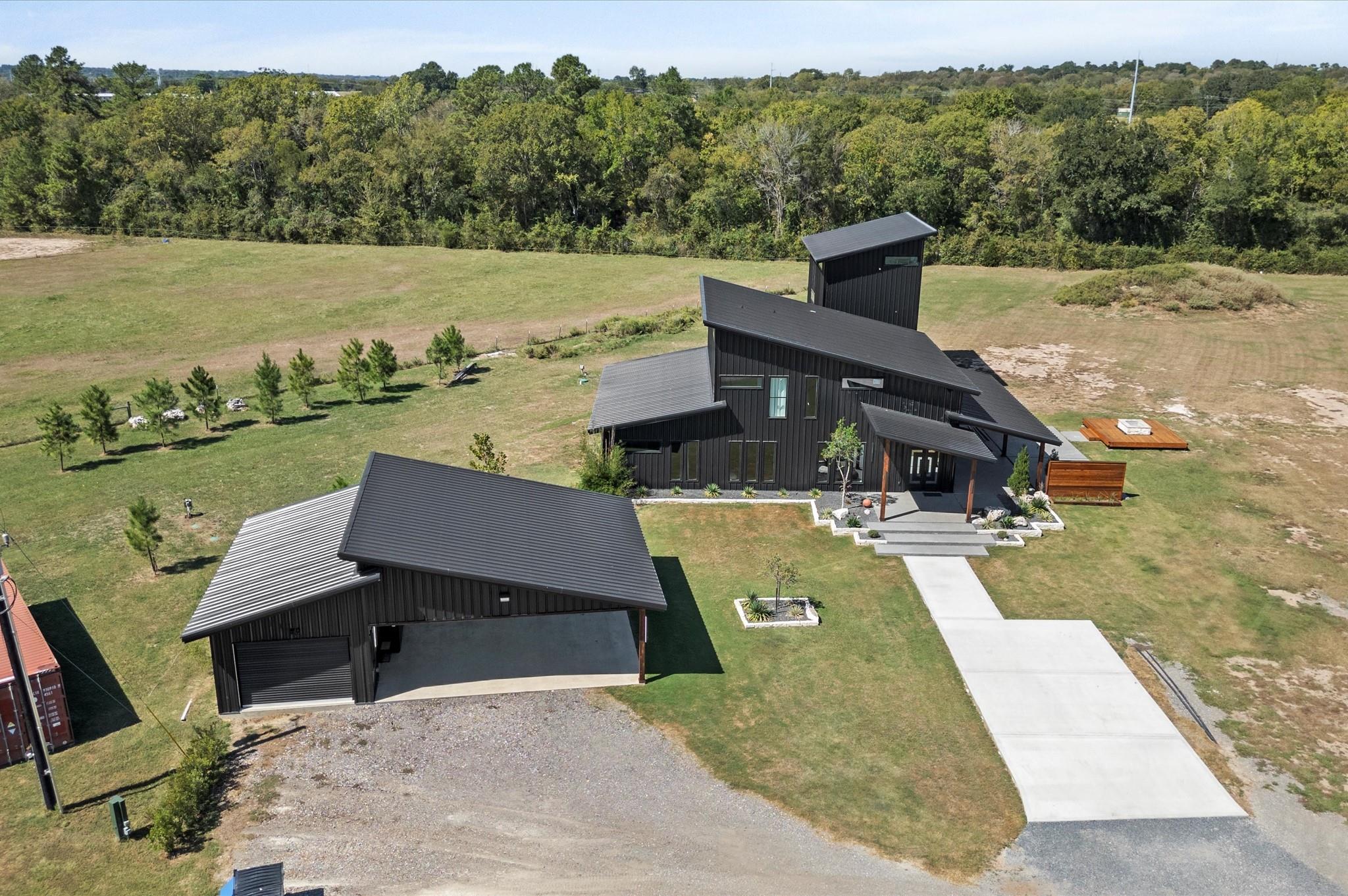 Montgomery, Texas, 77316, United States, 5 Bedrooms Bedrooms, ,7 BathroomsBathrooms,Residential,Active,1963409