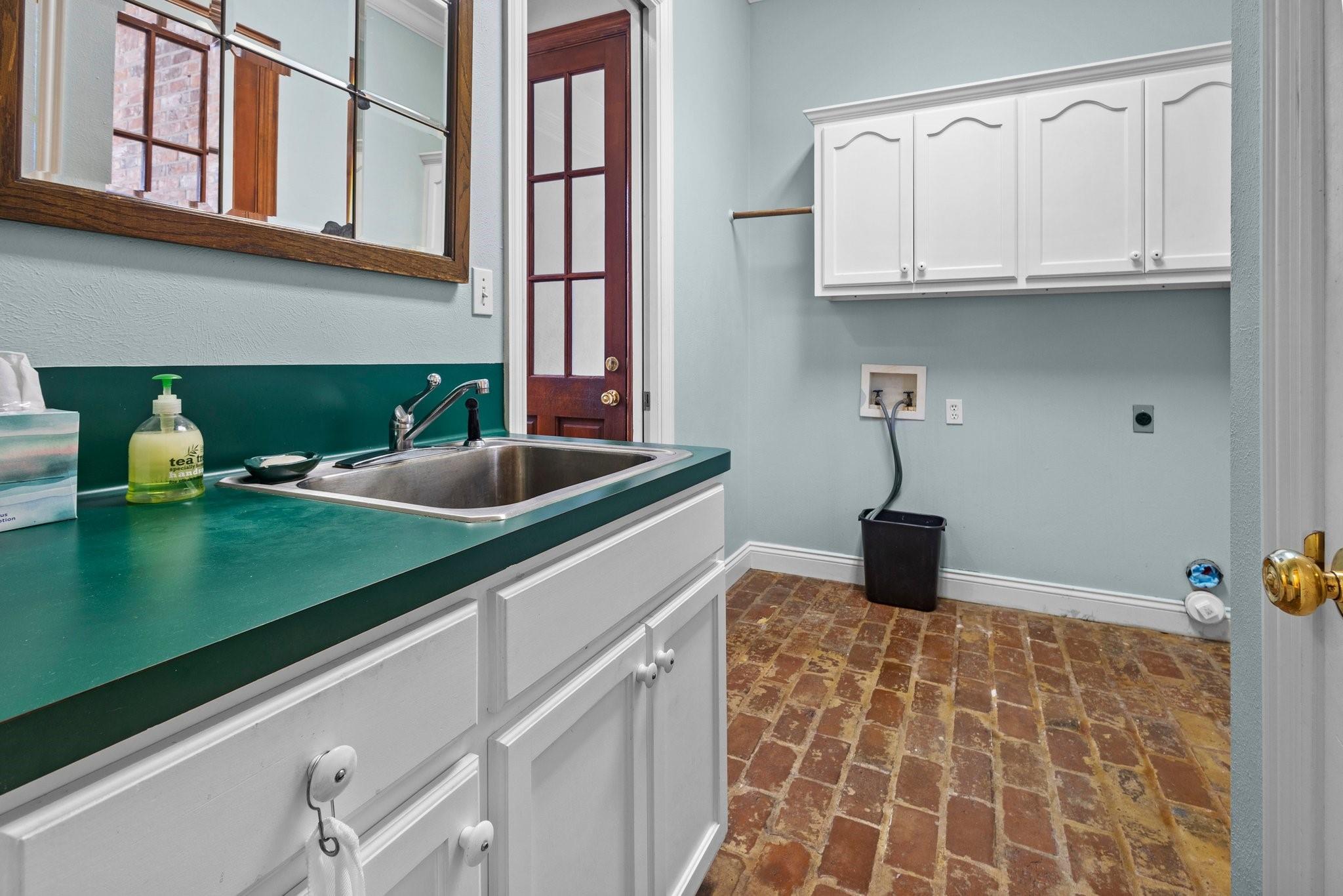 Winnie, Texas, 77665, United States, 3 Bedrooms Bedrooms, ,4 BathroomsBathrooms,Residential,Active,2009857